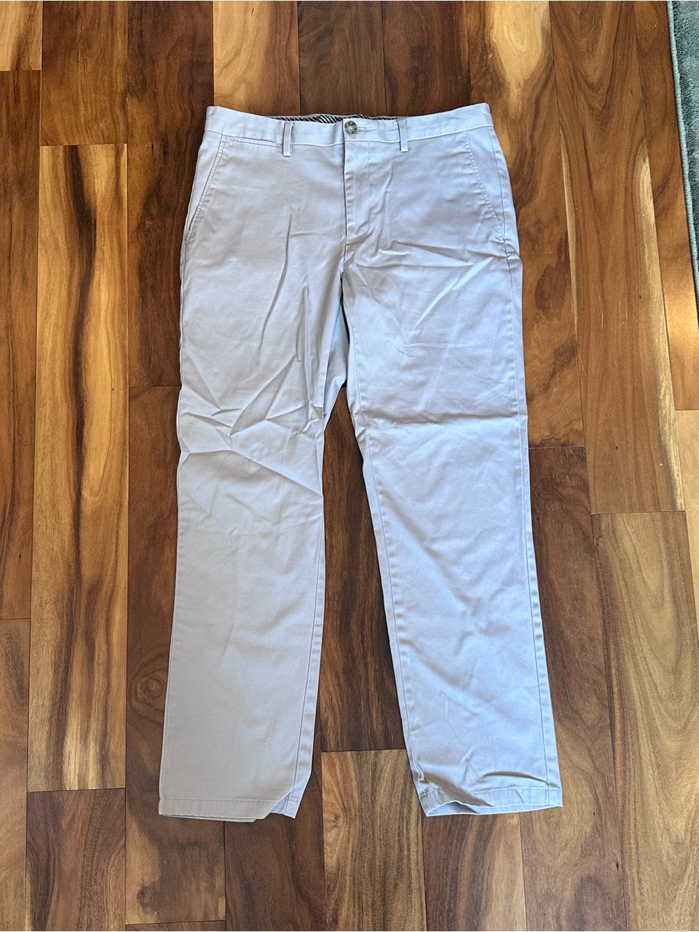 Jos. A. Bank Men’s Reserve Collection Tailored Fit Grey Chino Pants